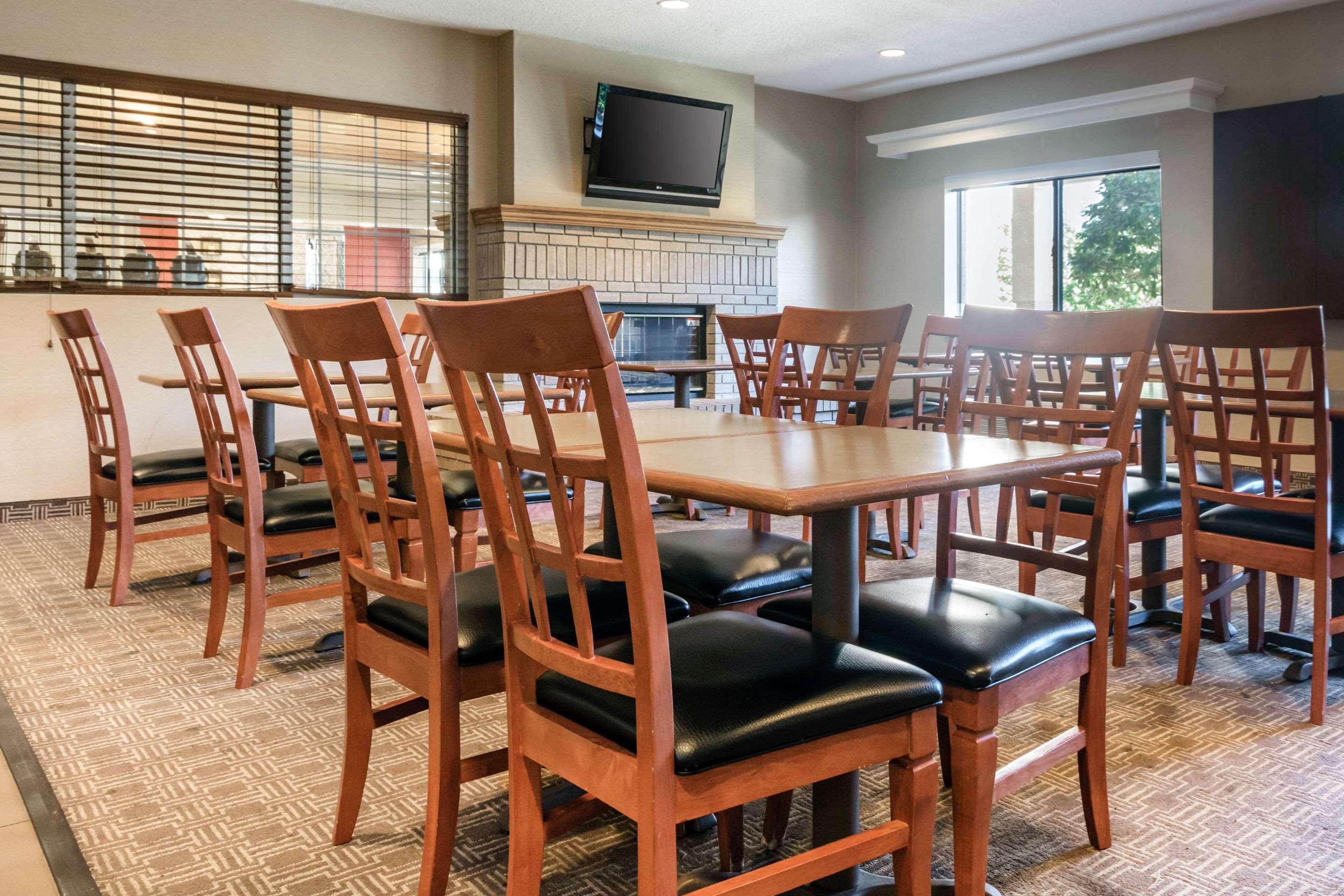 Comfort Suites Keeneland Lexington Bagian luar foto