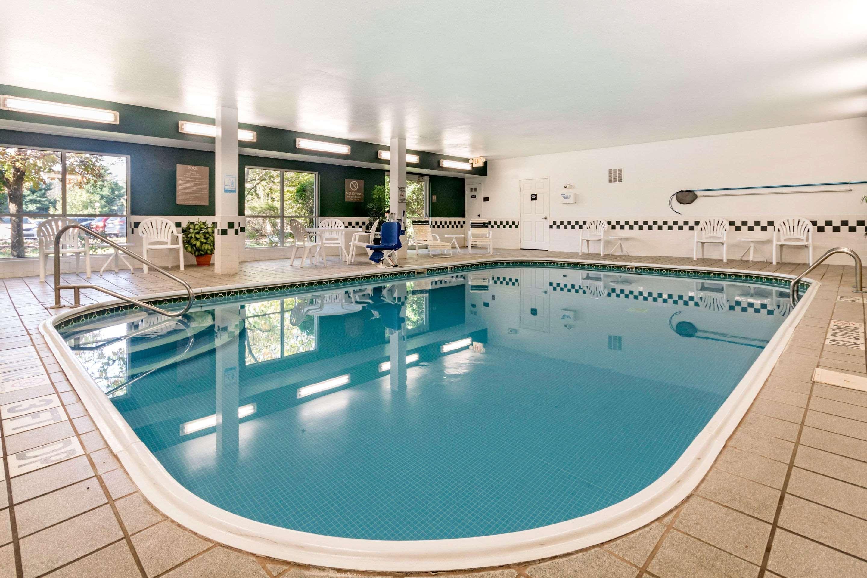 Comfort Suites Keeneland Lexington Bagian luar foto