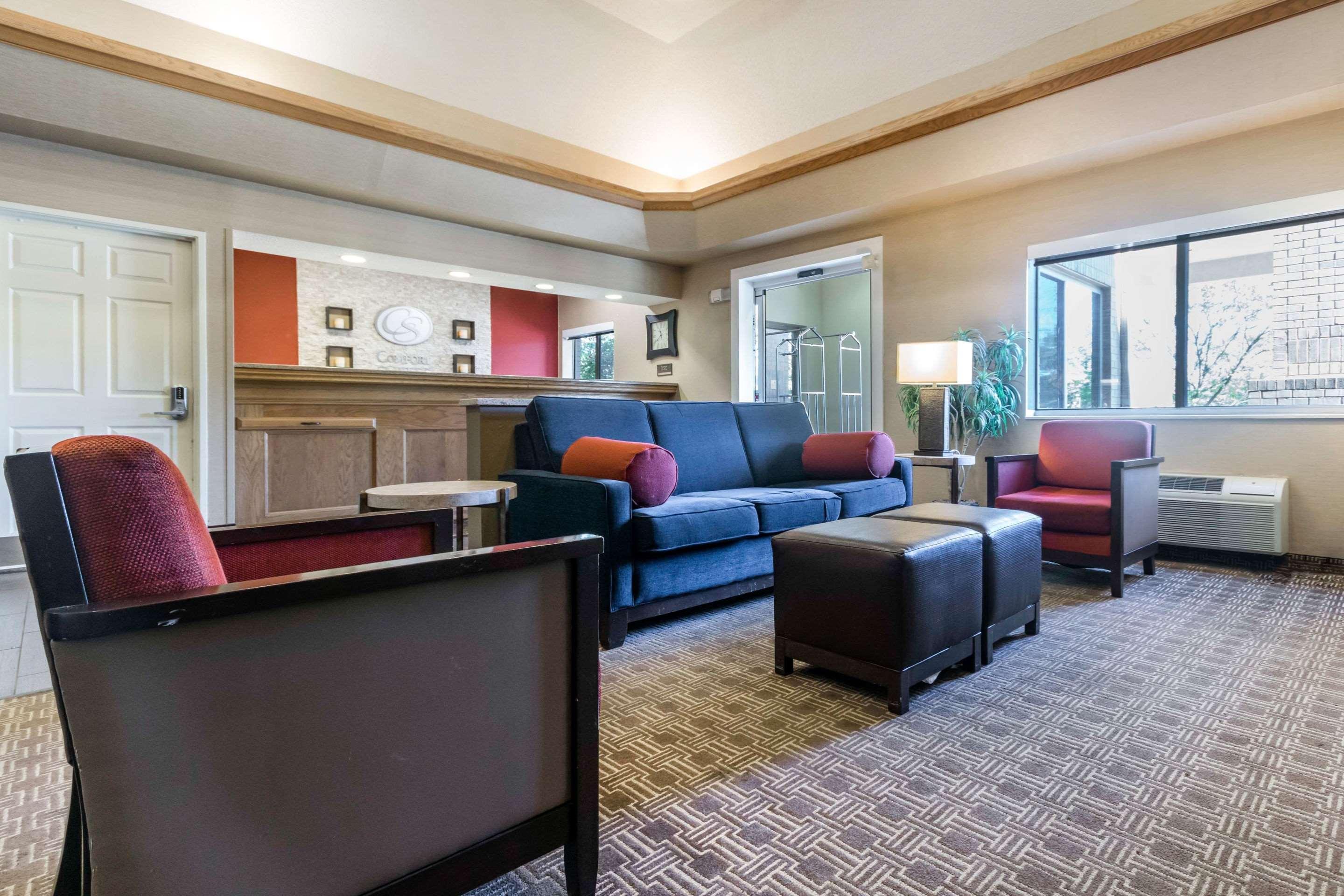 Comfort Suites Keeneland Lexington Bagian luar foto