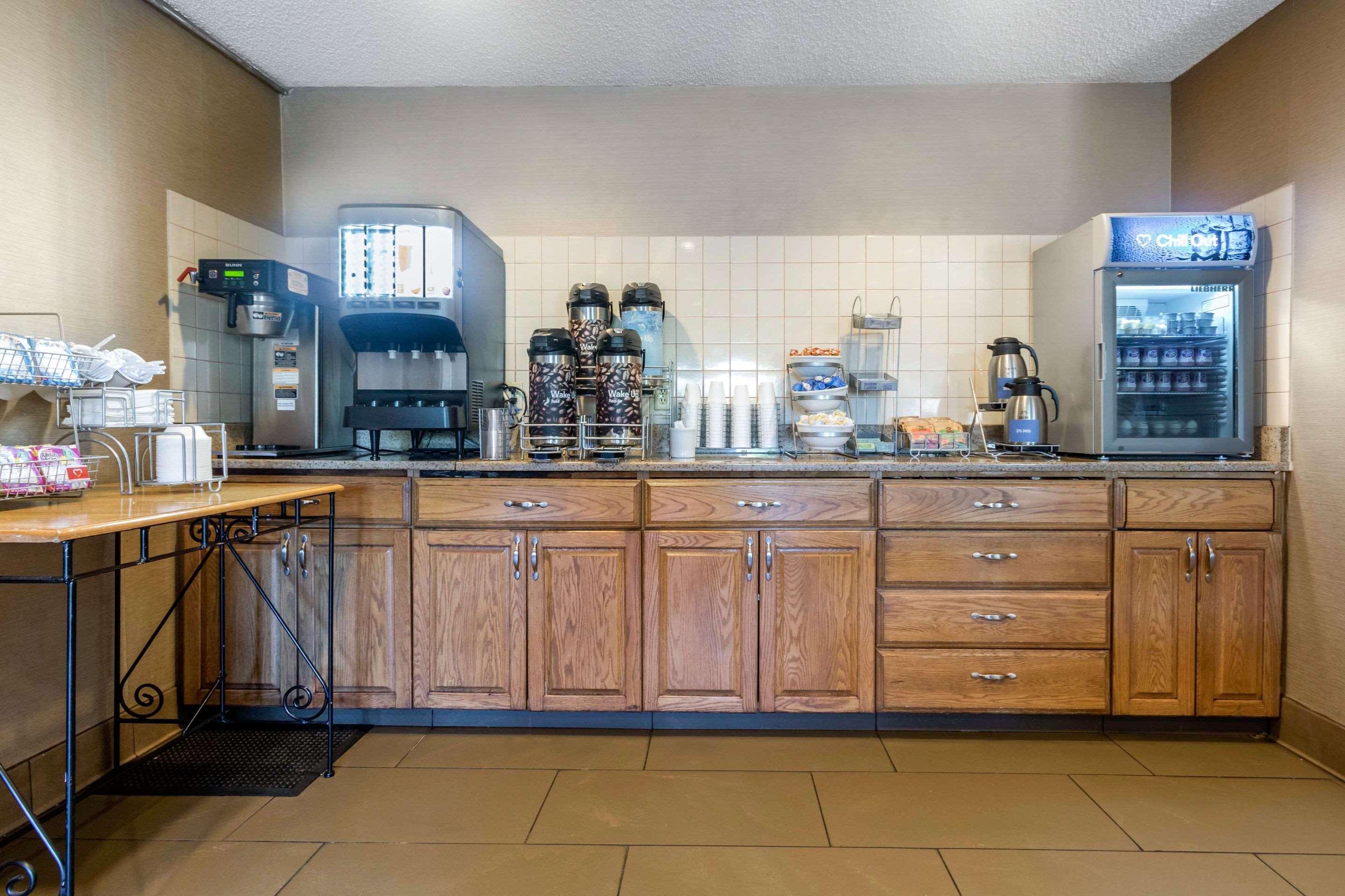 Comfort Suites Keeneland Lexington Bagian luar foto