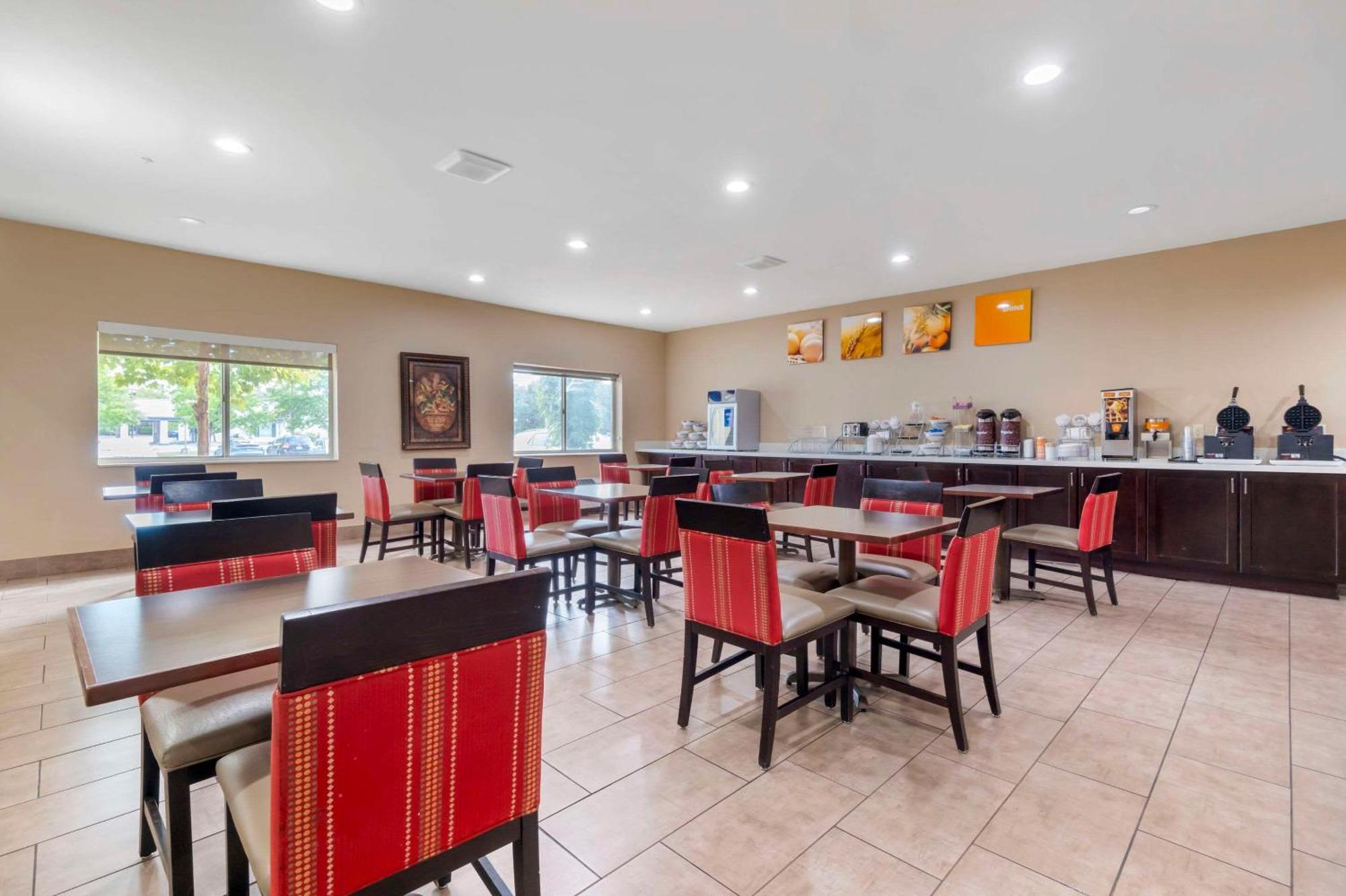 Comfort Suites Keeneland Lexington Bagian luar foto