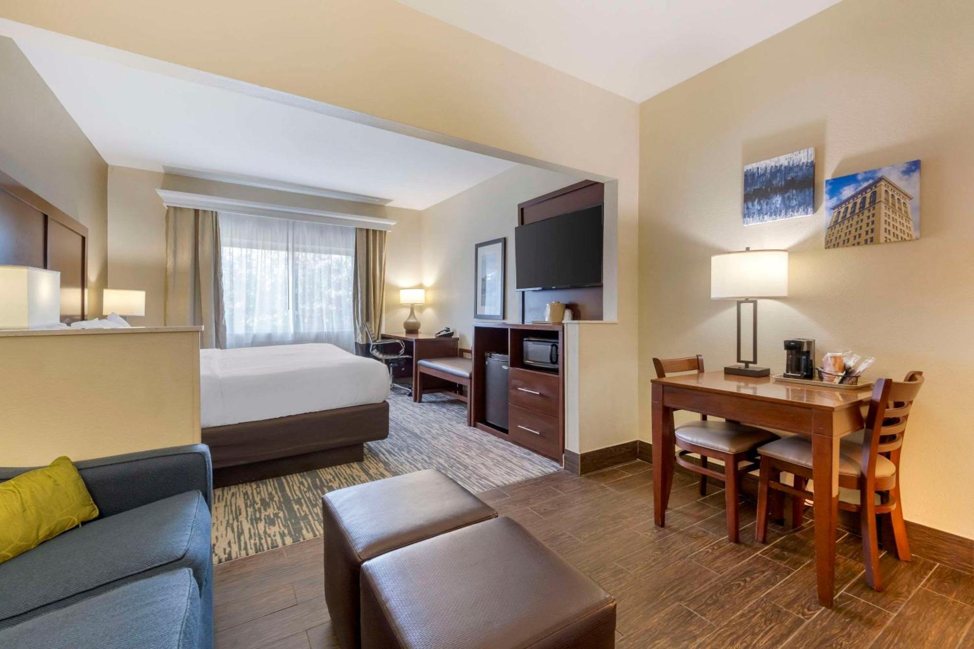 Comfort Suites Keeneland Lexington Bagian luar foto