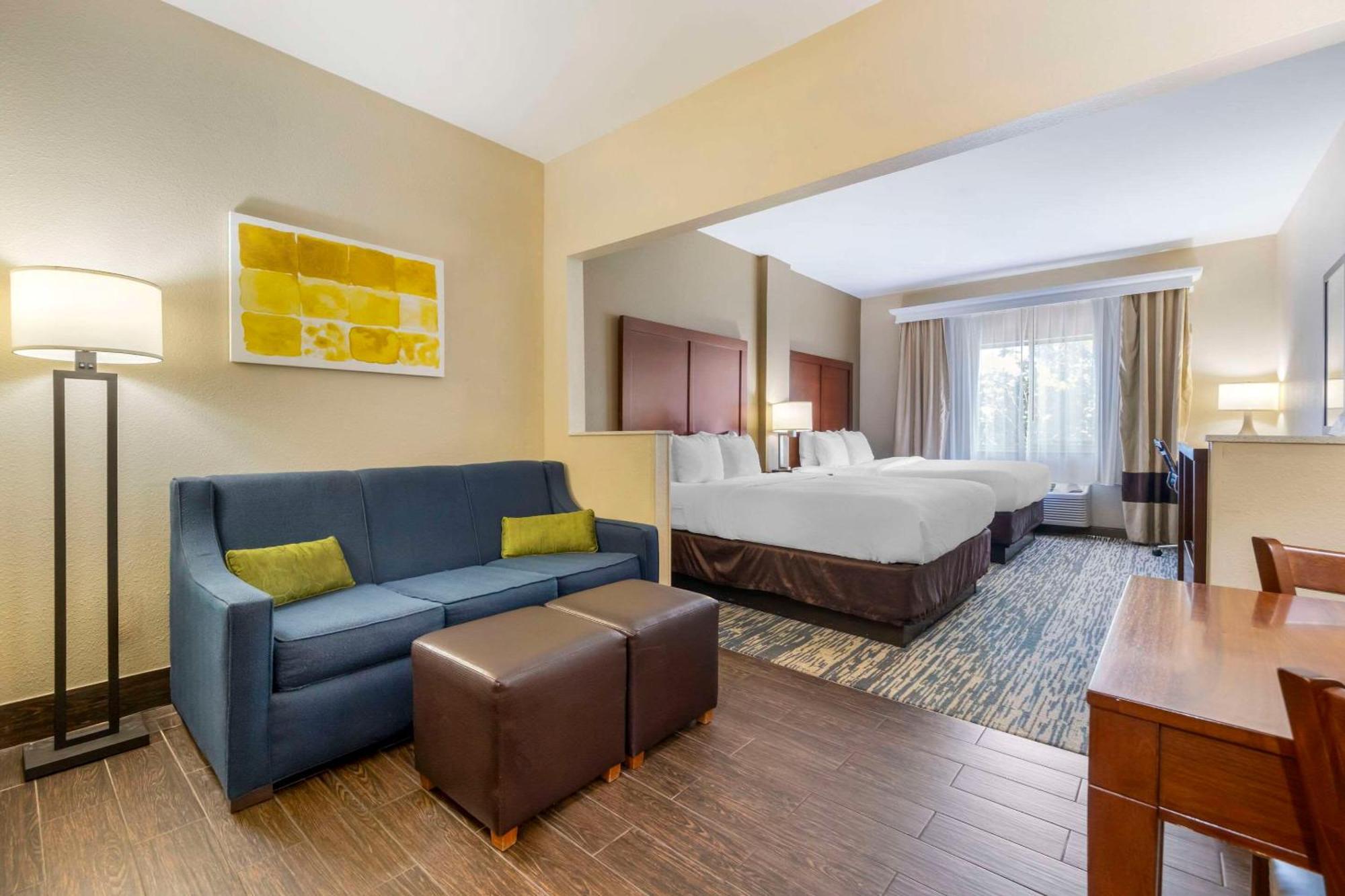 Comfort Suites Keeneland Lexington Bagian luar foto