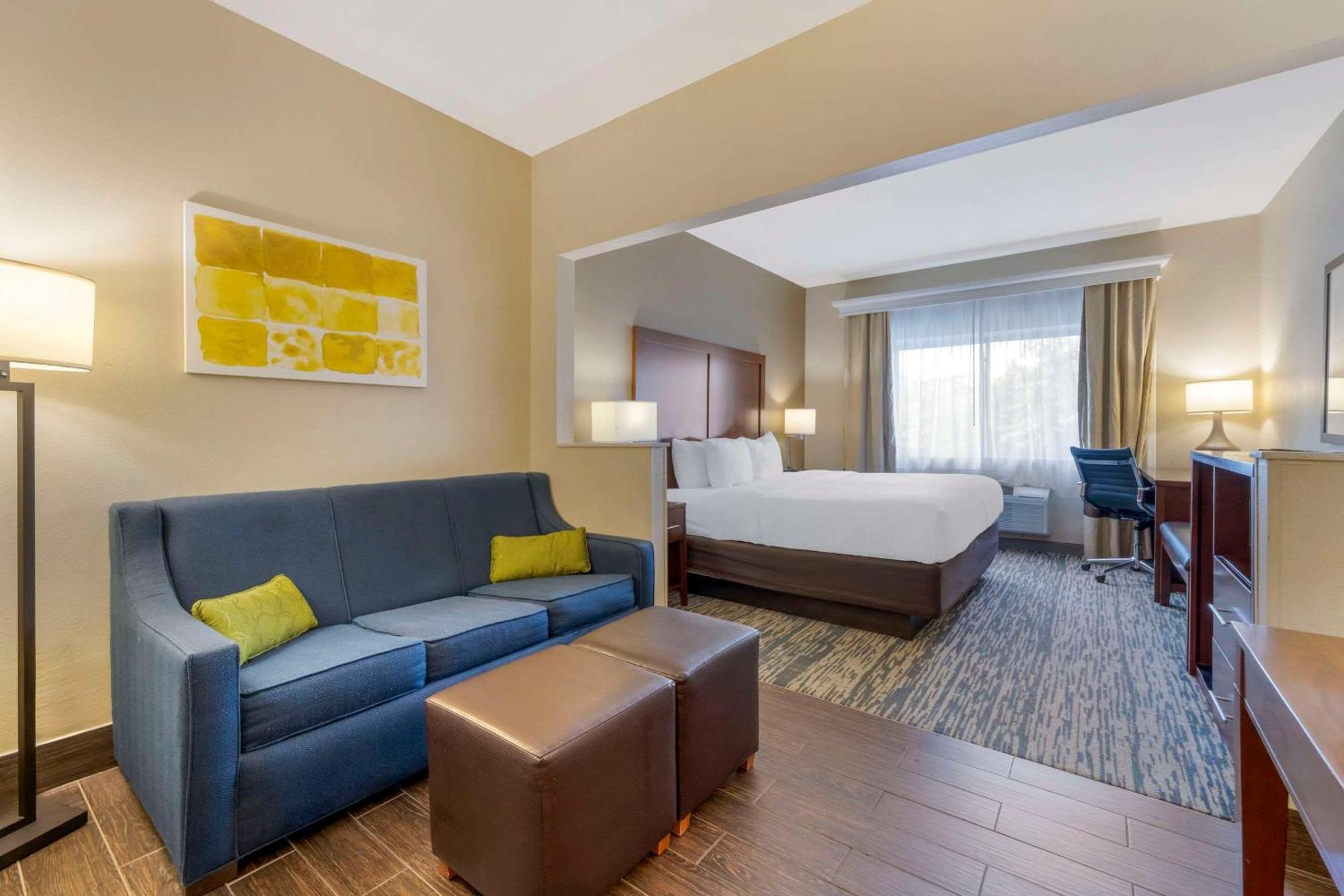 Comfort Suites Keeneland Lexington Bagian luar foto