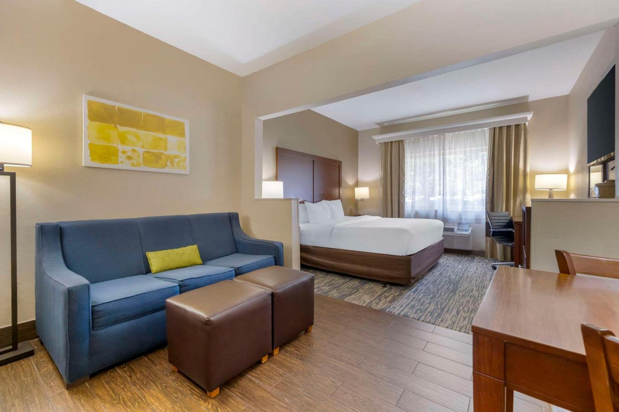 Comfort Suites Keeneland Lexington Bagian luar foto