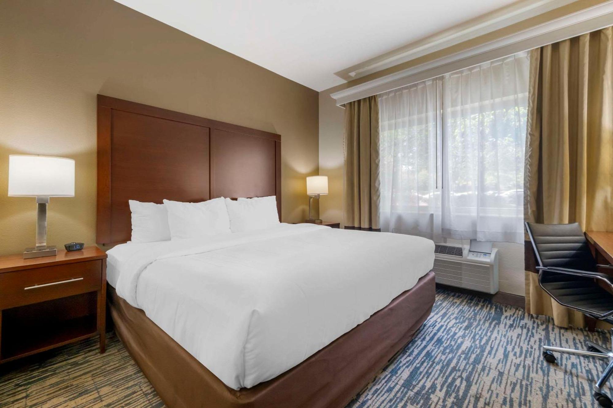 Comfort Suites Keeneland Lexington Bagian luar foto
